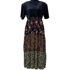 Women's Floral Print Dress by Kum Song(Size Medium)
